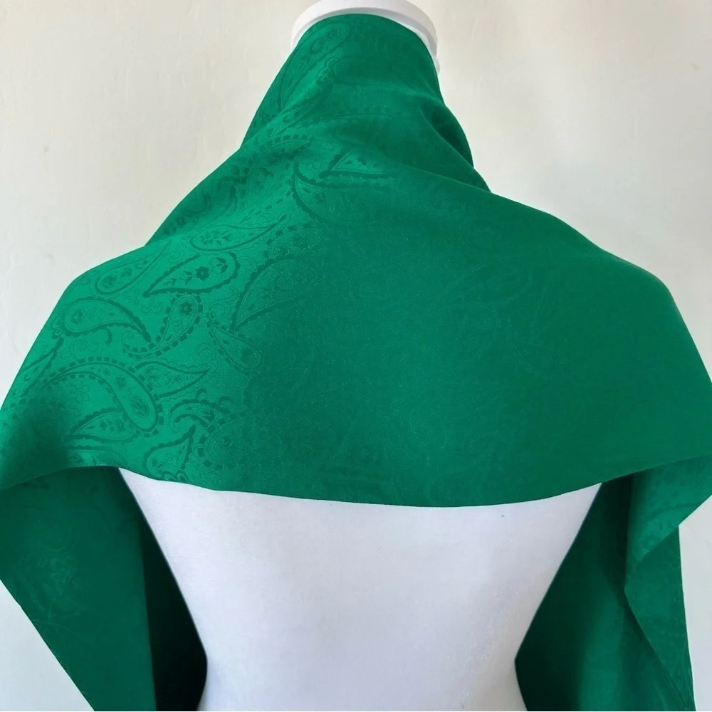 Vintage Specialty House Green Paisley Fringe 100% Silk Scarf